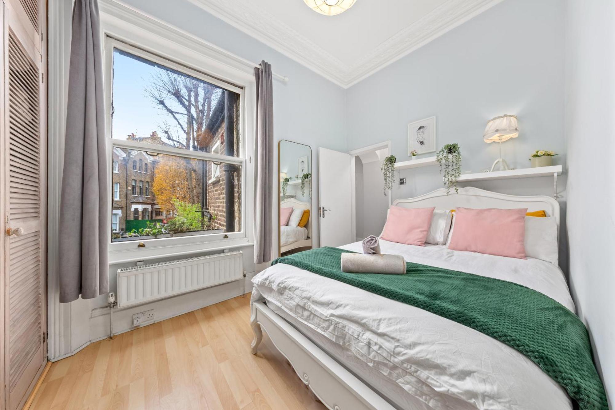 Artist's Bright Hampstead Heath Village 2 Bed Appartement Londen