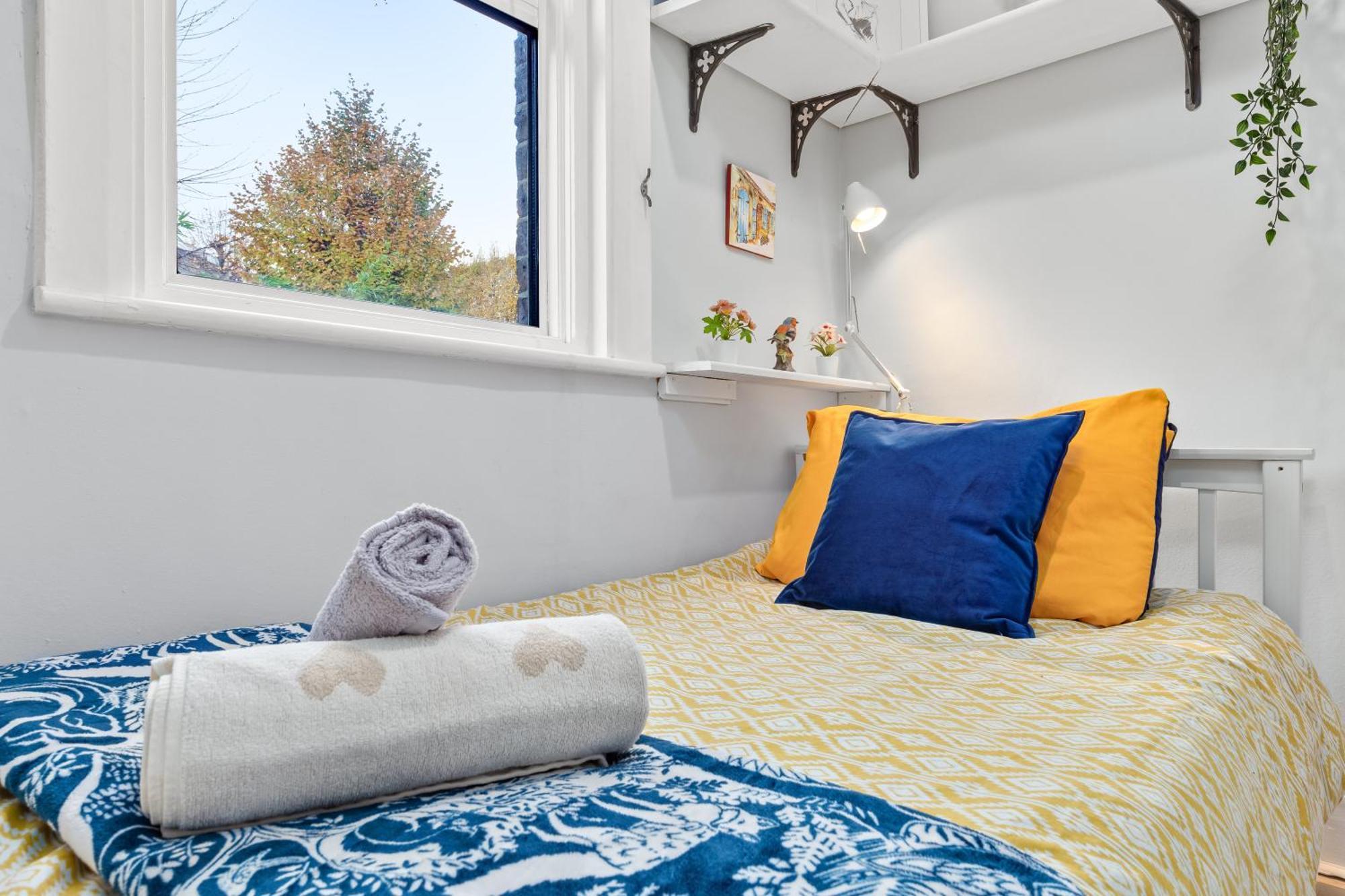 Artist's Bright Hampstead Heath Village 2 Bed Appartement Londen