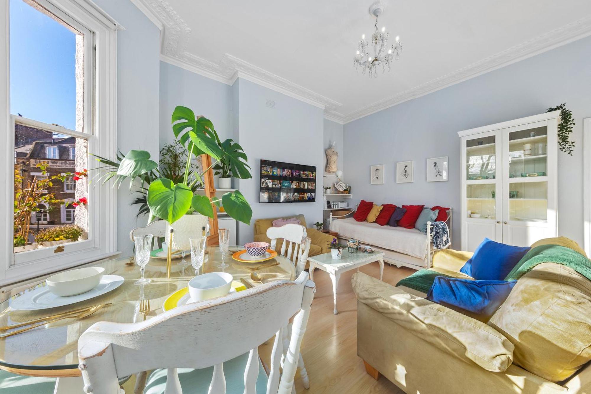 Artist's Bright Hampstead Heath Village 2 Bed Londen