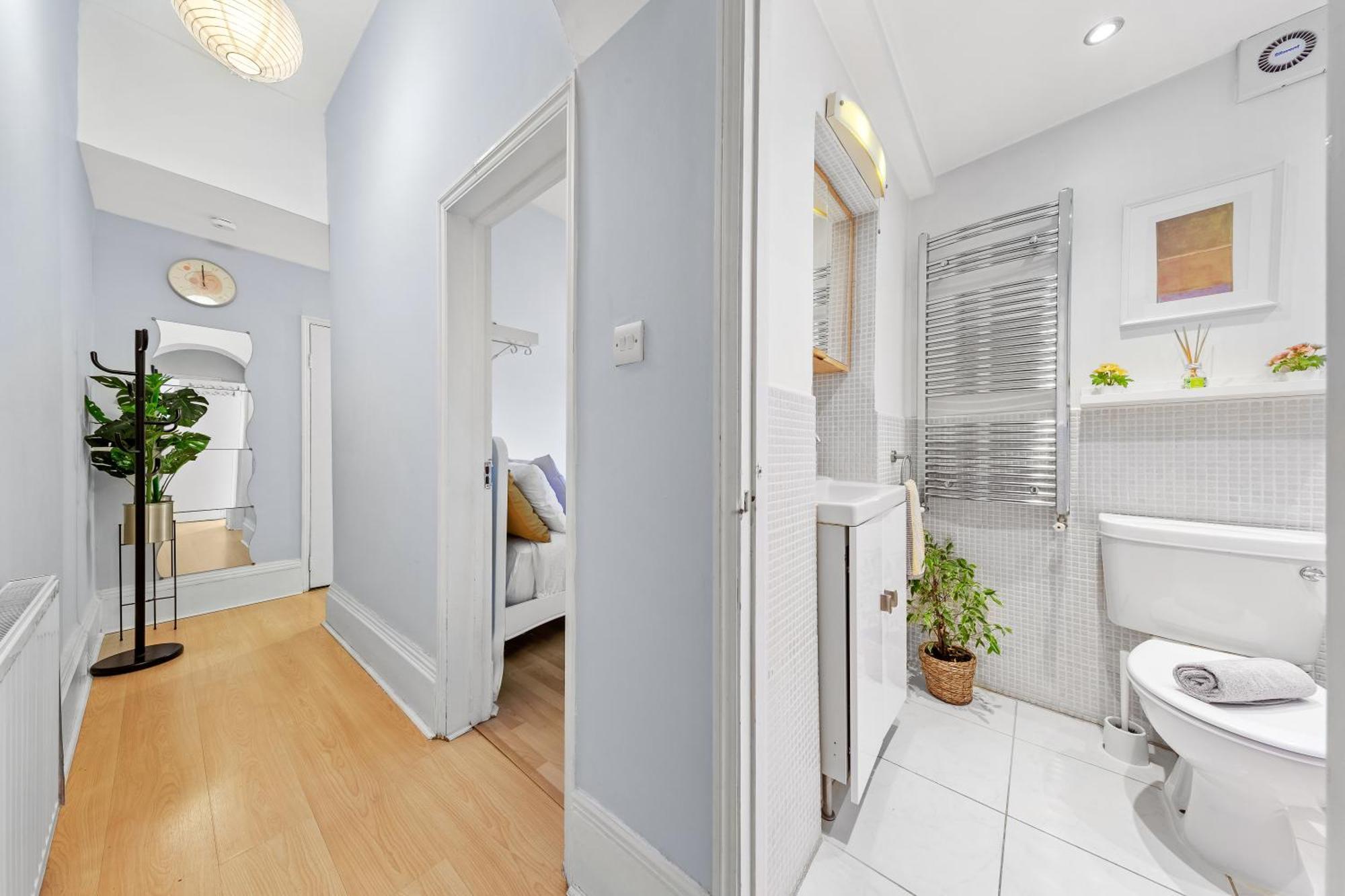 Artist's Bright Hampstead Heath Village 2 Bed Appartement Londen