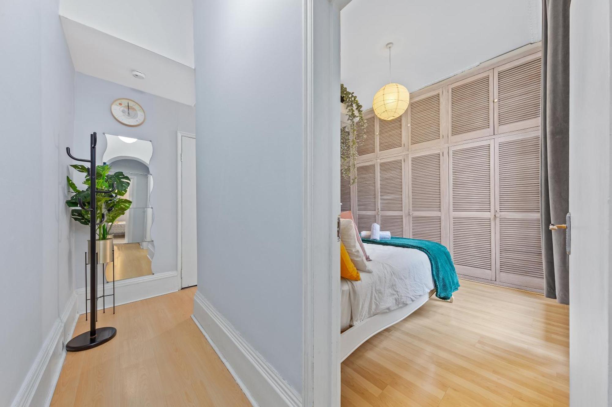 Artist's Bright Hampstead Heath Village 2 Bed Апартаменты