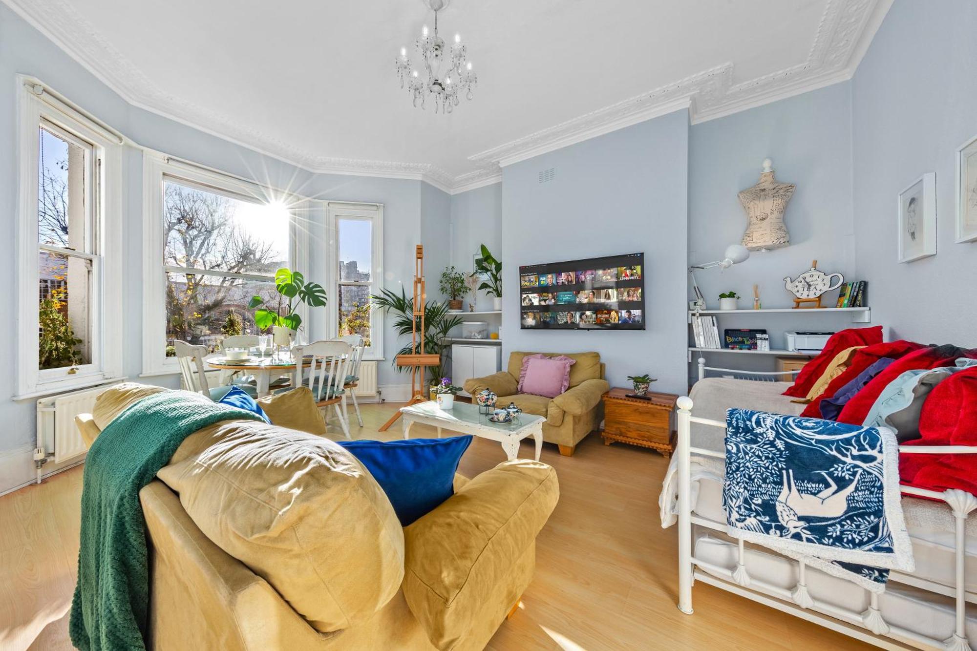 Апартаменты Artist's Bright Hampstead Heath Village 2 Bed *