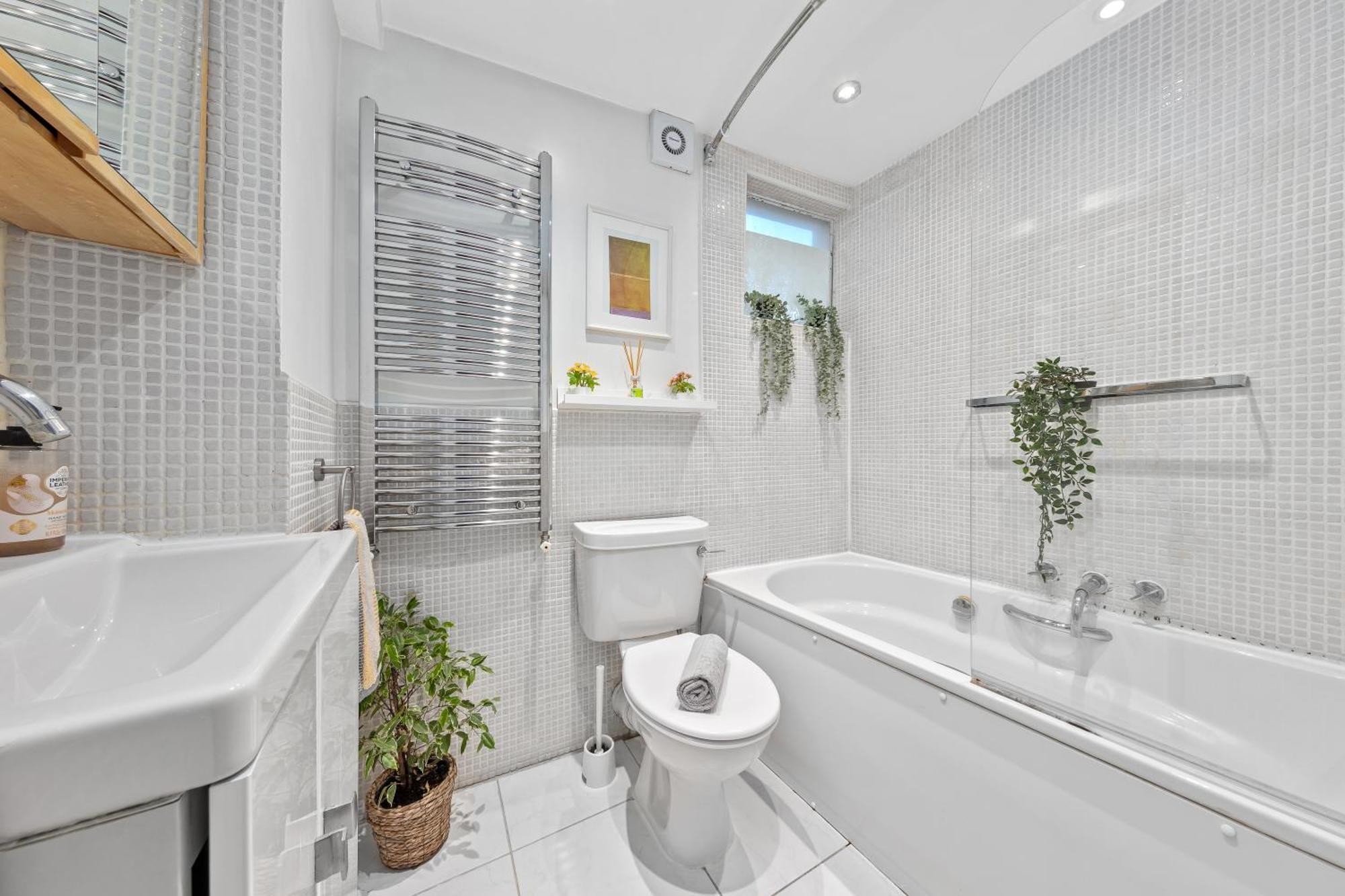 Апартаменты Artist's Bright Hampstead Heath Village 2 Bed *